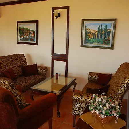 Bellapais Monastery Hotel 2*