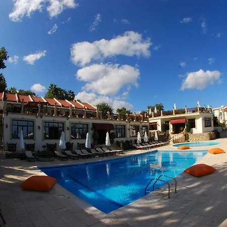 Hotel Bellapais Monastery 2*