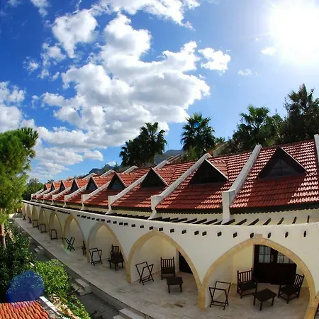 Bellapais Monastery 酒店 凯里尼亚