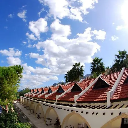 Bellapais Monastery 2* 凯里尼亚